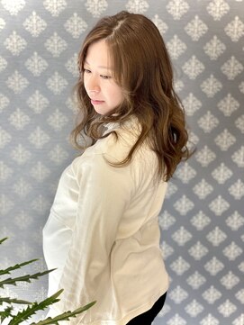 スーリールアドラーブルヘア(Sourire Adorable Hair) コテ巻きスタイル