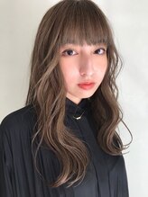 業界注目の特技術◎ホリスティック後のカラーで髪本来の艶と手触りが実感できる♪