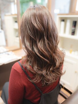 ヘアデザイン ステラ(hair design sTella) ☆レイヤー控え目のセミロングスタイル☆