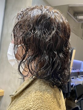 エリマ 調布(elima) 波巻きパーマツイストスパイラルメンズロングヘアウェーブパーマ