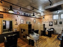 アラクラン(ALACRAN)の雰囲気（アメリカンな雰囲気のBARBER SHOPです）