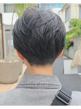 シャロン(SHARON) 【SHARON原宿】襟足改善×ダークカラー×束感ショート