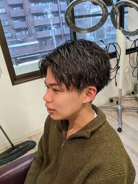 コワファーストナガサキシャンプーボーイ(COIFF1RST NAGASAKI SHAMPOO BOY) ショートアップバング×ツイストスパイラルパーマ