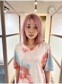 ミディアムストレート/ハイトーン/ピンクカラー