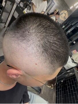 フランクスバーバーリベラルド 横浜(FRANK'S BARBER LIBERALD) メンズメンズカットブリーチR