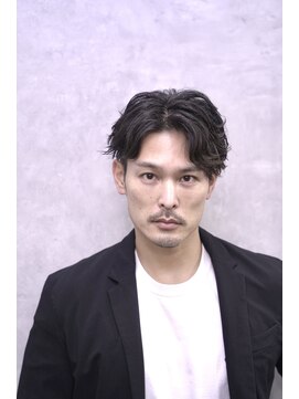 フェザーパーマ/センターパート/ビジネスマン