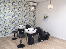 エードット(a.)の雰囲気（4席のみの少人数サロン。半個室で自然光の入る優しい雰囲気を。）