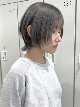 ユーフォリア 銀座(Euphoria) ウルフ/ウルフカット/ ハッシュカット/インナーカラー担当岩崎