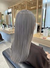 Q：イルミナカラーと普通のカラーの最大の違いは何ですか？