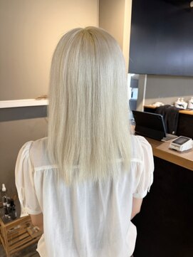 派手髪・ハイトーンカラー・デザインカラー・ブリーチ専門美容室 ホワイトブリーチホワイトカラーホワイトブロンドホワイトへア