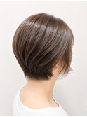 耳掛けショートボブ×襟足シャギーのベージュブラウン