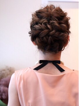 ツイギー 宮西店(TWiGGY) 【少し高めで作る編み込みアレンジ】