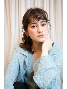 マグノリア オモテサンドウ(MAGNOLiA Omotesando) 顔周りでイメチェン!軽やかウェーブくびれミディ