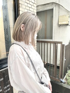 ハグ 横浜(HUG) シャドールーツ バレイヤージュ 柔らかいミルクティーカラー♪