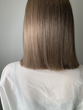 ジャイロヘア(gyro hair) ホワイトベージュ