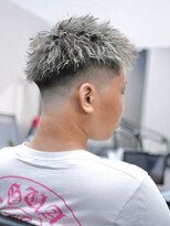 スラッシュ(SLASH)&nbsp;ツイストパーマ/短髪/ホワイトメッシュ/スキンフェード/姫路