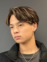 ハイライトツイストパーマアップバング短髪メッシュ