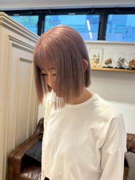 ロマリア(Lomalia) 乾かすだけでキマる髪/馴染むハイトーンラベンダーボブ