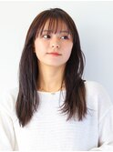 抜け感ストレートヘア