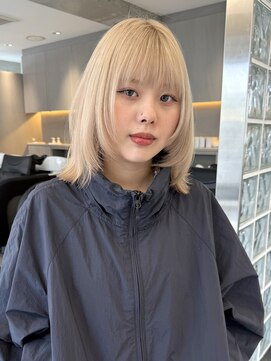 サンクプロジェクト(cinq PROJECT) ハイトーン切りっぱなしショートボブホワイトブロンドベージュ