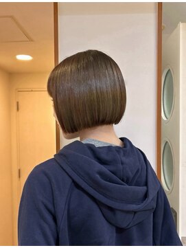 オリーブベージュ／マツイアカリ