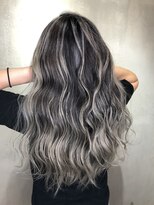 テテ(TETE) バレイヤージュ グレージュ 長堀橋×心斎橋