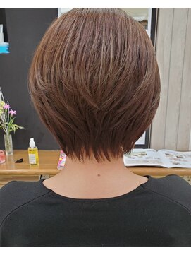 ミュゼドゥラペ(Musee de Lapaix) ふんわり前下がりショートボブ