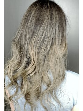 トリニティ(trinity) バレイヤージュハイライトカラー薄めバング【豊見城トリニティ】