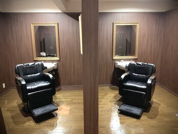 バーバークラシックス(BARBER CLASSICS)の写真/都内有名店で活躍したスタイリスト在籍のマンツーマンSALON。幅広いスタイル提案で男の似合うを創り上げる!