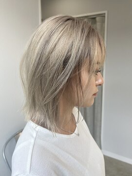 ウィークエンド(WeekenD) ホワイトベージュ