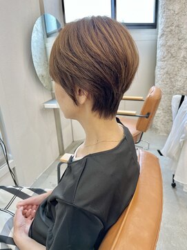 セム(sem) くびれショート×白髪ぼかしハイライト