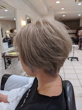 ルグランシャトー(Le grand chateau) ショートボブ