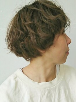 チチヘアーワークス(titi HAIR WORKS)の写真/厳選薬剤とこだわり空間で贅沢な時間を☆オシャレに敏感な大人女性からのリピーター続出♪お子様同伴も◎