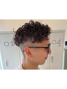 シンプルだけどカッコイイ清潔感のあるスタイルからパーマ・フェードスタイルまでお任せください◇