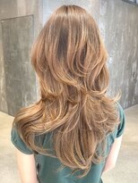 ピークアブー 原宿ハラカド(PEEK-A-BOO) 外国人風海外ロングレイヤーハッシュカット段ミディアムベージュ