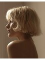 ロプート(Loput)&nbsp;無造作なヘア、ニュアンスのあるデザインに惹かれます。