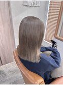 ミディアムレイヤーカット ハイトーン ミルクティーベージュ