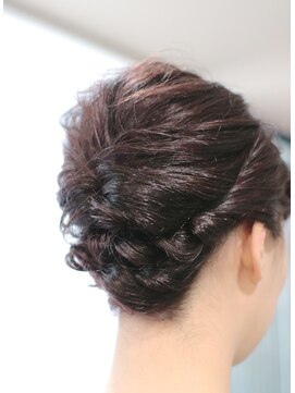 スタジオ 渋谷 原宿(Stujio) 大人キレイなネジネジアレンジ