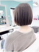 毛先を揃えたカジュアルボブ