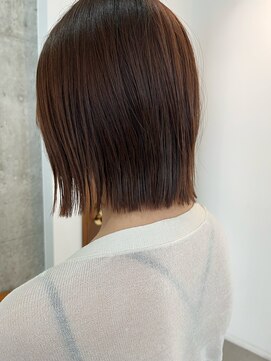 サクラ オモテサンドウ(SAKURA) 切りっぱなしボブ　艶カラー　チョコブラウン　表参道