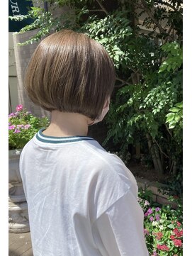 ファーレンピュアスウィート(fahren-pure-suite) 前下がりボブ