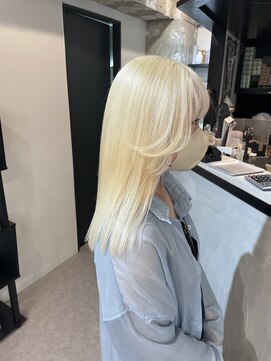 ペレ 渋谷(PELE) 黒髪/グレーベージュ/レイヤーロング/前髪パーマ/渋谷