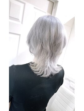 ウーロス(uros.) ホワイト×ウルフ