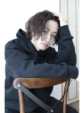 テトラ バイ ネオリーブ 横浜西口店(tetra by neolive) 横浜★センターパートの縦落ちツイストスパイラル