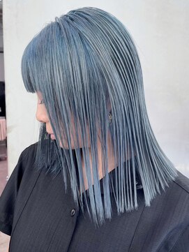 シオン(shion) 似合わせカットホワイトブロンドメルティカラー_ba409021