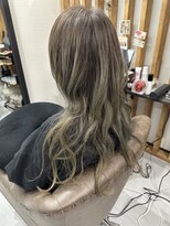 ビューティーガレージ カワゴエ(Beauty Garage Kawagoe) 白髪ハイライトオリーブグレージュ