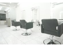 イル 天神店(ill)の雰囲気(白を基調にした、明るく心地よい空間)