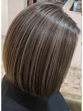 ココラー(COCOlar) ハイライトカラー/白髪ぼかしカラー+カット魔法のバブルと炭酸泉