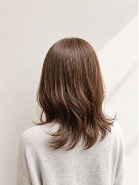 カスミ 霞(KASUMI) 大人ツヤブラウン×レイヤースタイル Glossy brown × layered