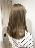 ミルクティーベージュ